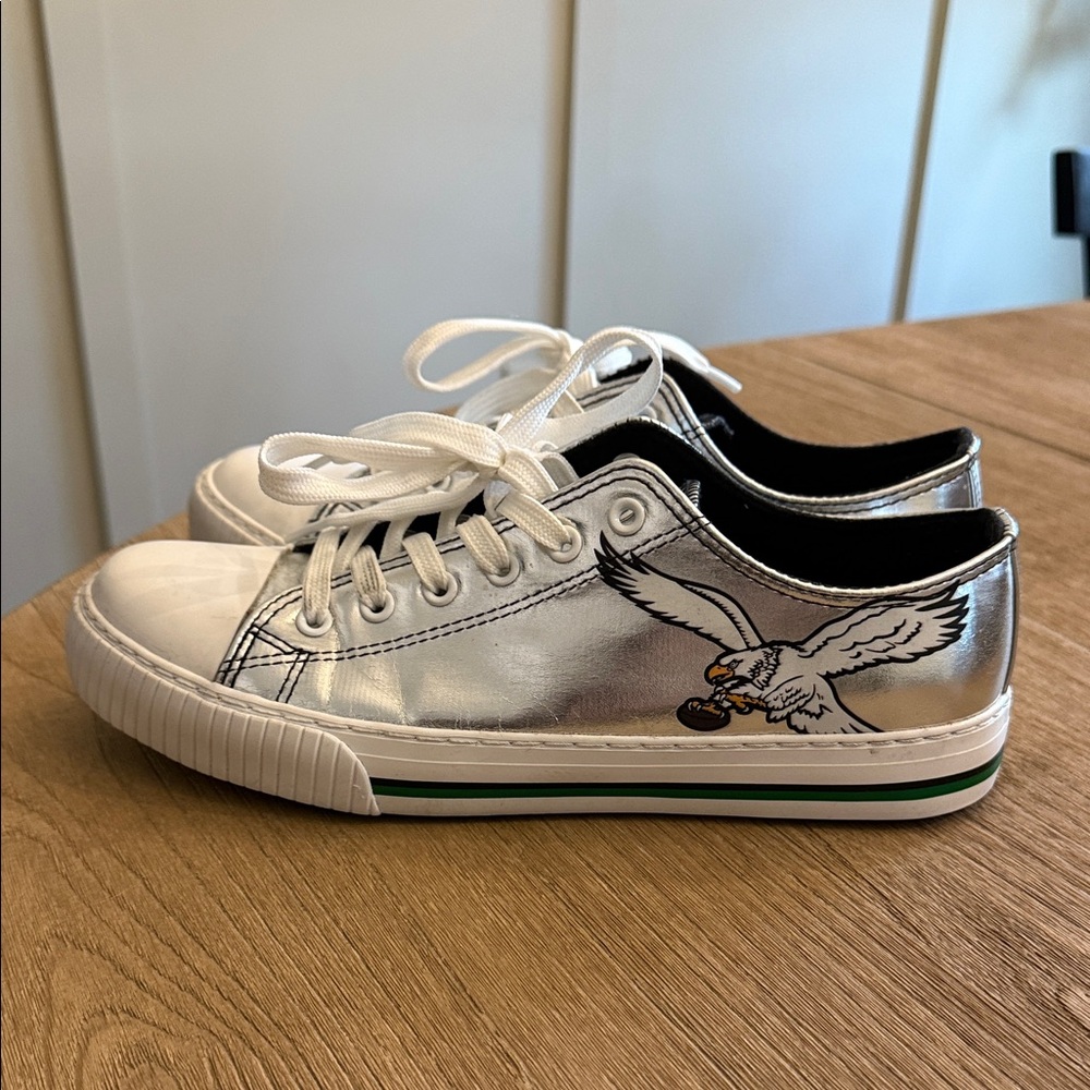 FOCO Philadelphia Eagles Womens Glitter Low Top Canvas Shoe